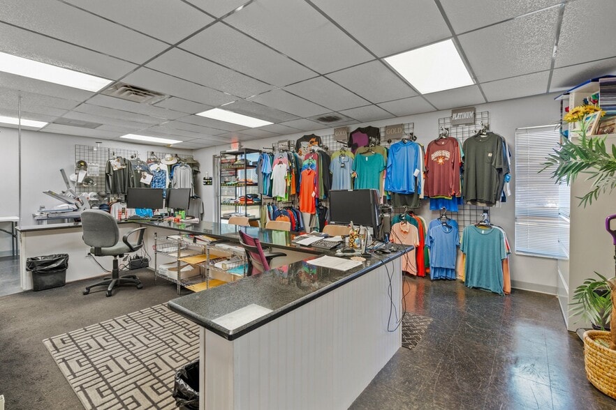 More Photos Of 4540 Northgate Ct, Sarasota Warehouse For Sale