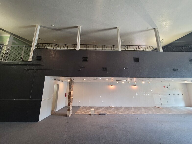 More Photos Of 12300 Old Glenn Hwy, Eagle River Restaurant For Lease