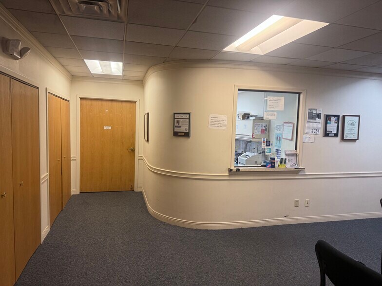 More Photos Of 63 Shaker Rd, Albany Medical For Sale