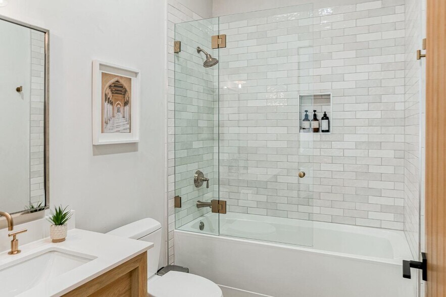 More Photos Of 1124 Castillo St, Santa Barbara Hotel For Sale