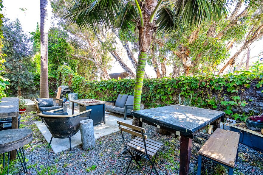 More Photos Of 614 6th Ave, Venice Apartments For Sale