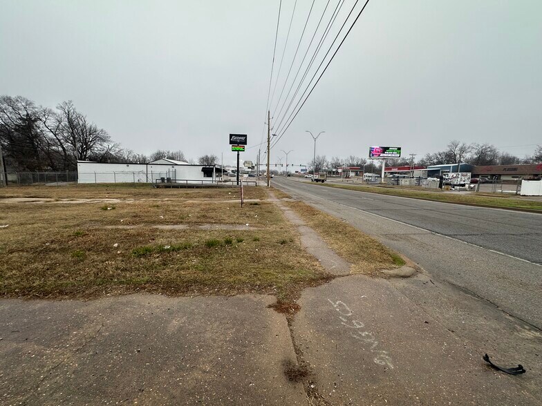 More Photos Of 820-912 S Wood Dr, Okmulgee Land For Sale