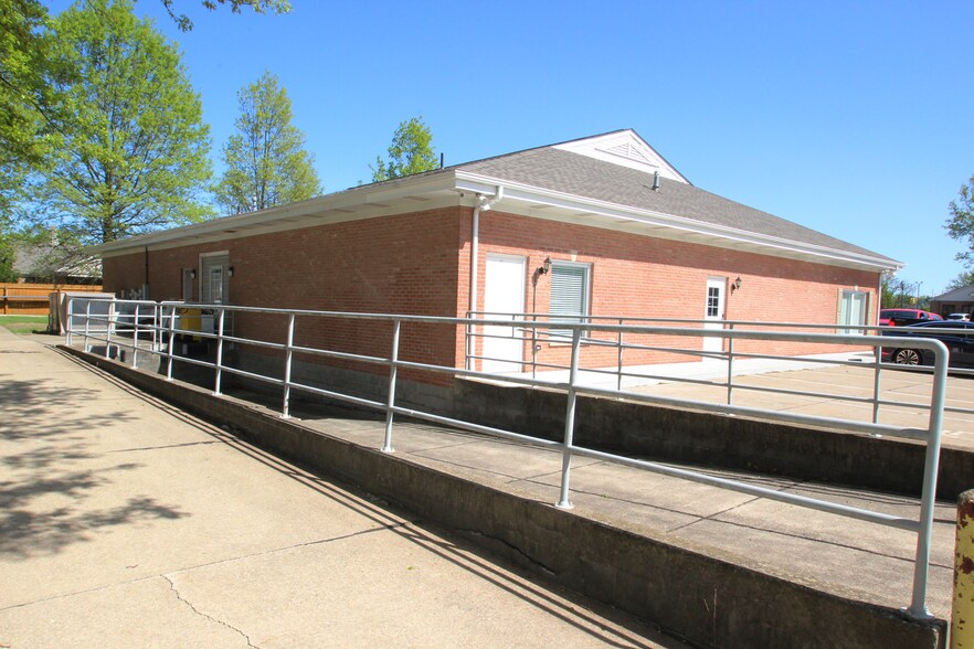 More Photos Of 150 Smokerise Dr, Wadsworth Office Residential For Sale