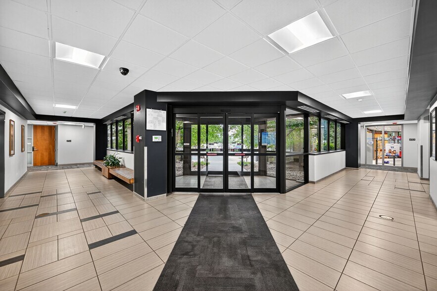 More Photos Of 1550 S Potomac St, Aurora Medical For Lease