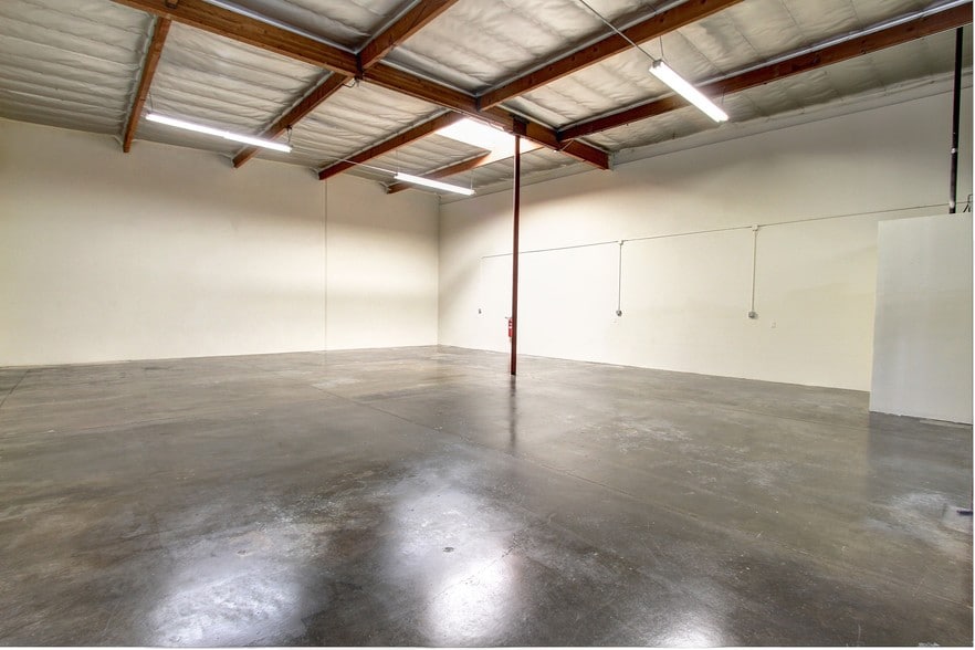 More Photos Of 1210 E Lexington Ave, Pomona Warehouse For Lease