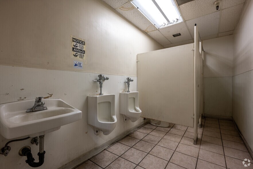 More Photos Of 1203 N Gertrude Ave, Stockton Industrial For Sale