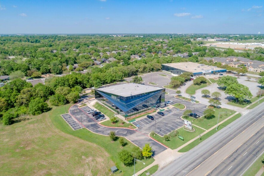 More Photos Of 1920 W Villa Maria Rd, Bryan Medical For Lease