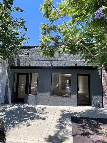 More Photos Of 10041 Commerce Ave, Tujunga Storefront For Sale