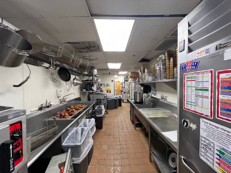 More Photos Of 3946 State Route 31, Liverpool Restaurant For Sale