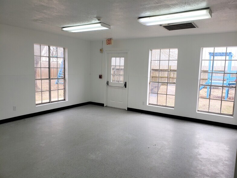 More Photos Of 13233 W Little York Rd, Houston Daycare Center For Lease