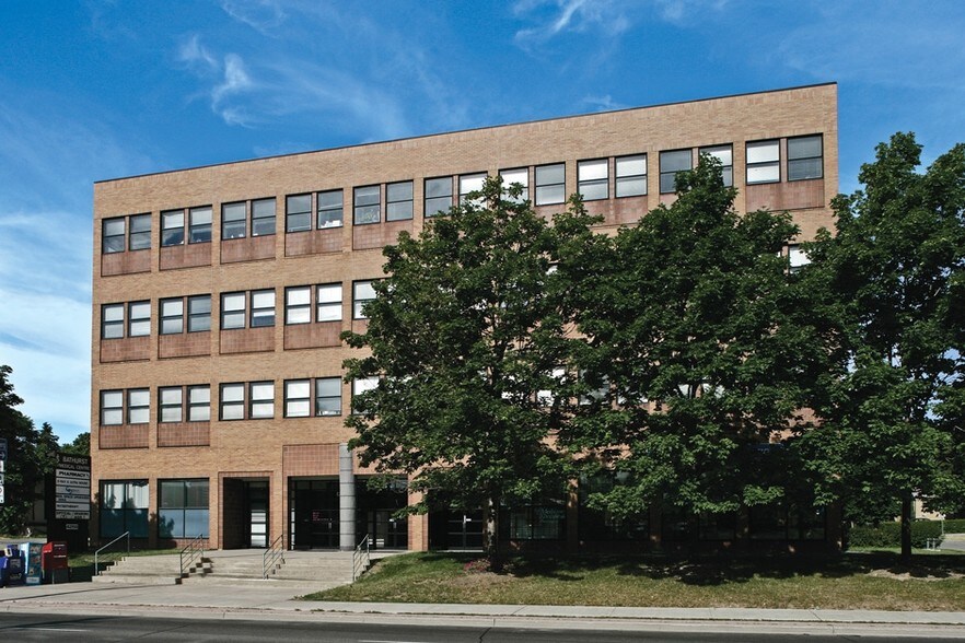 More Photos Of 4256 Bathurst St, Toronto Medical For Lease