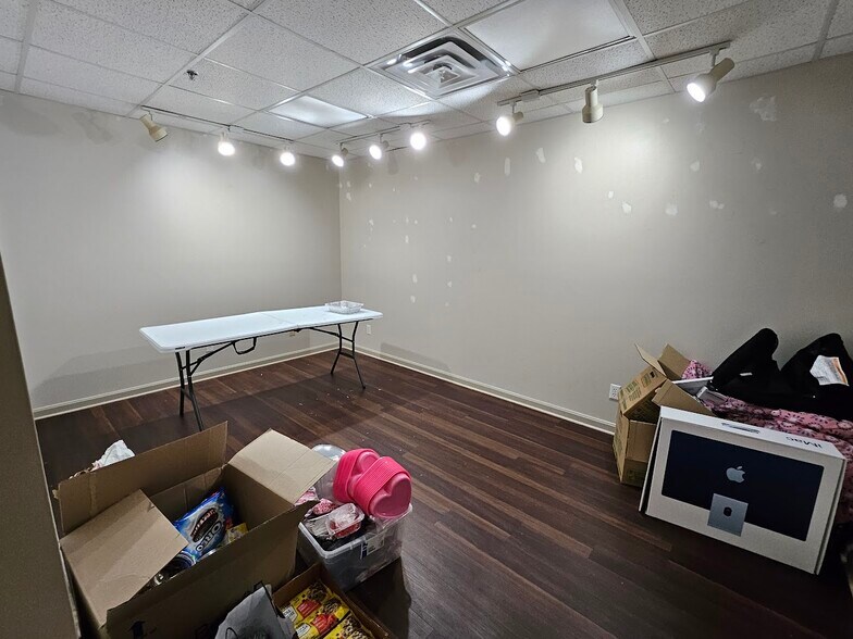 More Photos Of 501 NW 4th St, Evansville Industrial For Sale