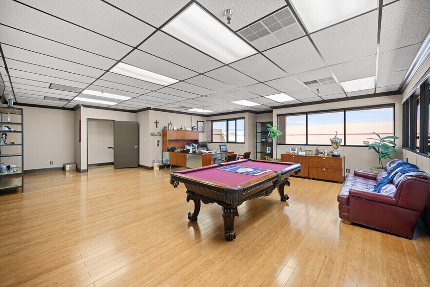 More Photos Of 3980 E Miraloma Ave, Anaheim Warehouse For Lease