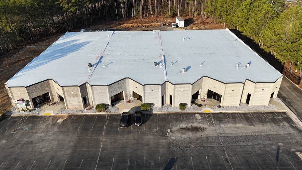 More Photos Of 2501-2513 Park Central Blvd, Decatur Warehouse For Lease