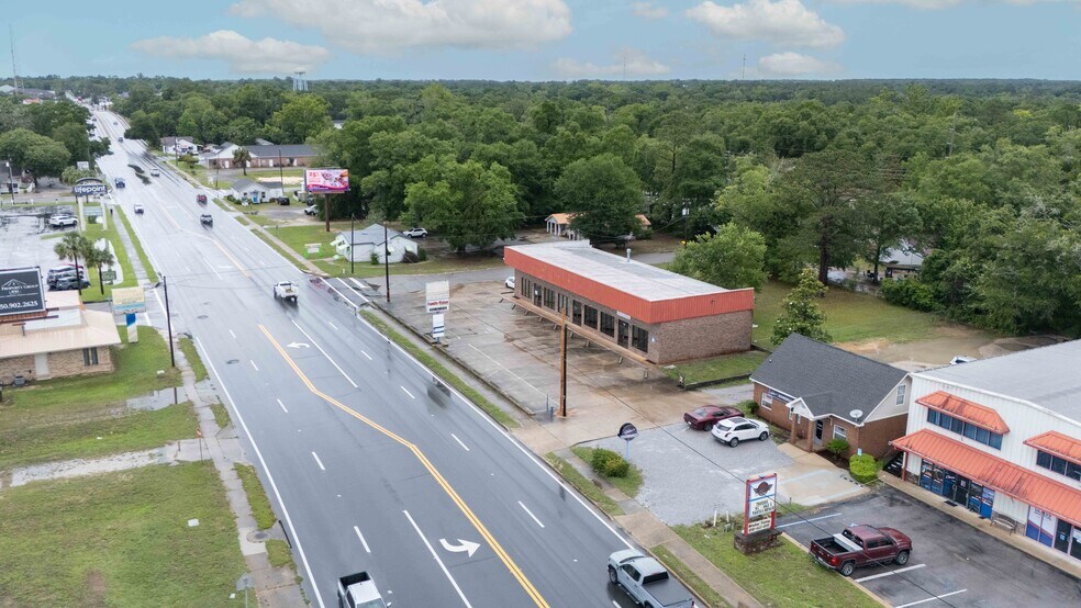 More Photos Of 537 S Ferdon Blvd, Crestview Office For Lease