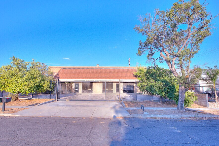 More Photos Of 229 S Olive Ave, Rialto Warehouse For Sale