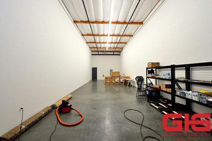 More Photos Of 238-256 W Chestnut Ave, Monrovia Warehouse For Sale