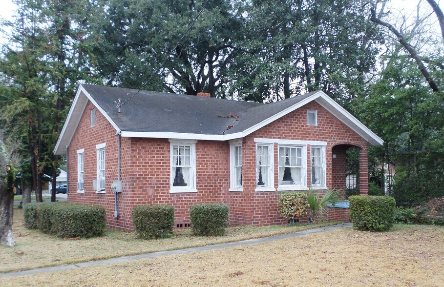 More Photos Of 153 Main St, Savannah Office For Sale