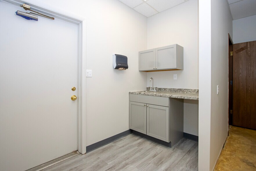 More Photos Of 2627-2661 Cleveland Rd, Wooster Freestanding For Lease