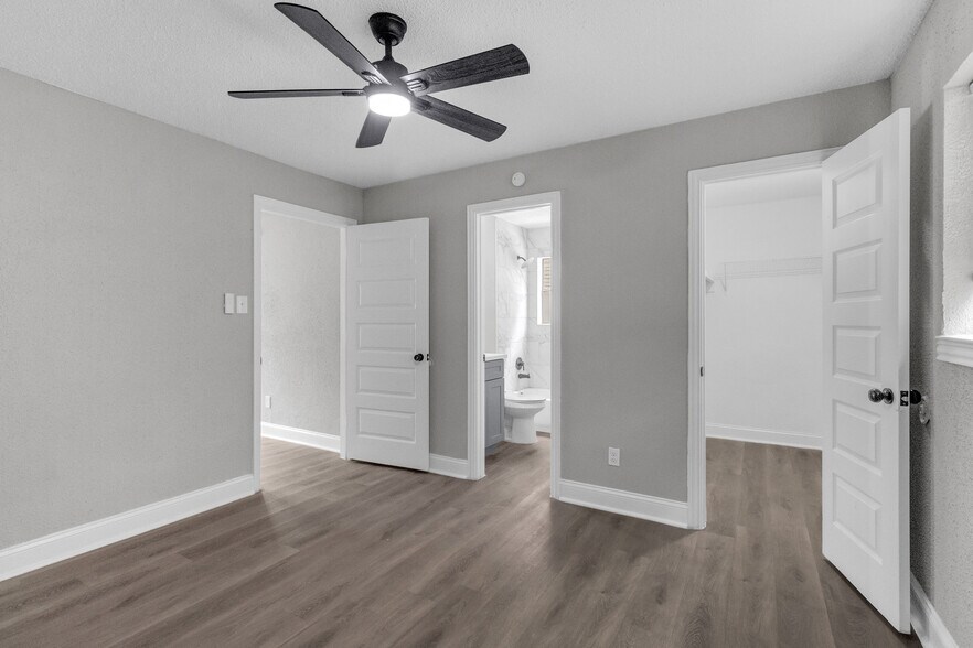 More Photos Of 3613 Crane St, Houston Apartments For Sale