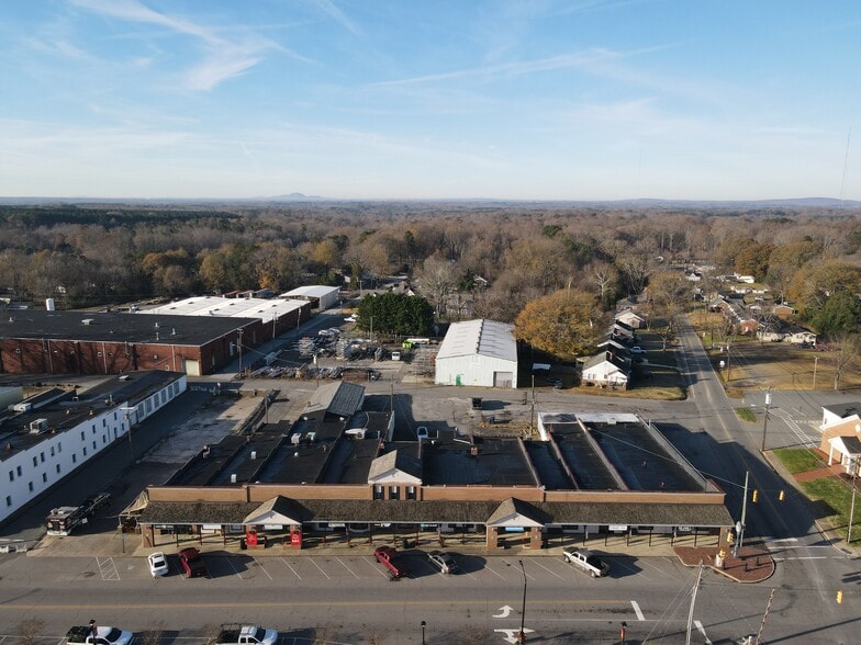 More Photos Of 100-112 S Main St, Stanley Unknown For Lease