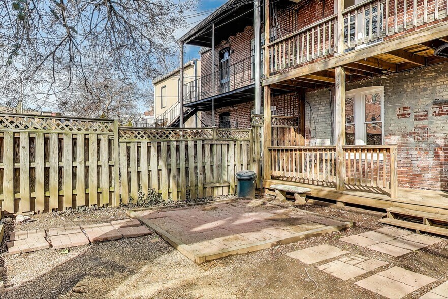 More Photos Of 212 Elm St NW, Washington Apartments For Sale