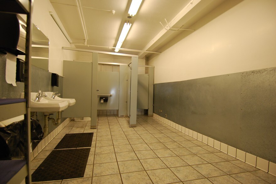 More Photos Of 865 Isabella St, Oakland Warehouse For Sale