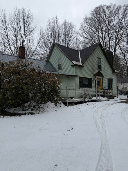 Primary Photo Of 40 Reservoir Rd, Plymouth Multifamily For Sale