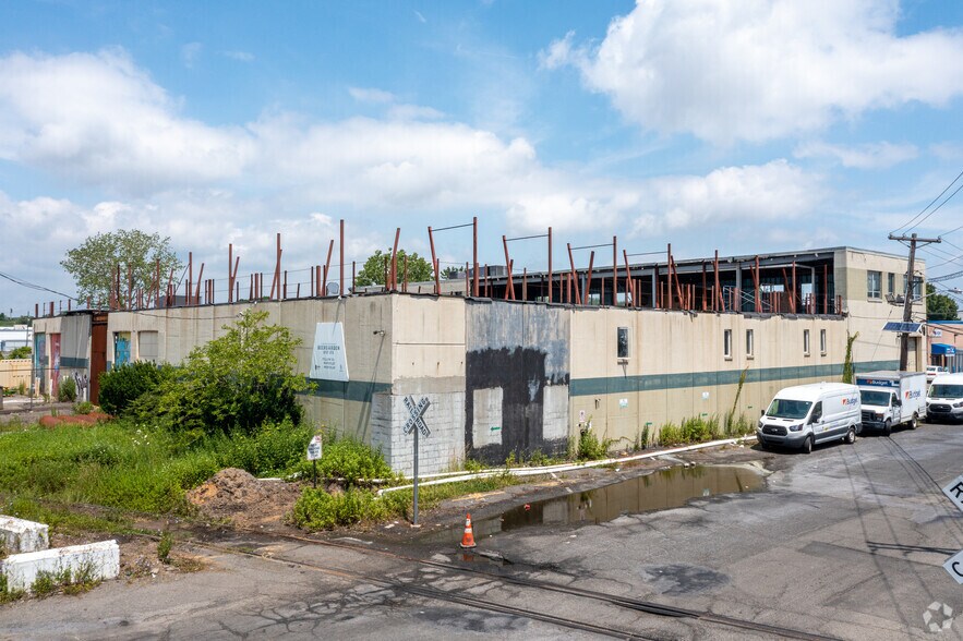 More Photos Of 1 Edward Hart Dr, Jersey City Industrial For Lease