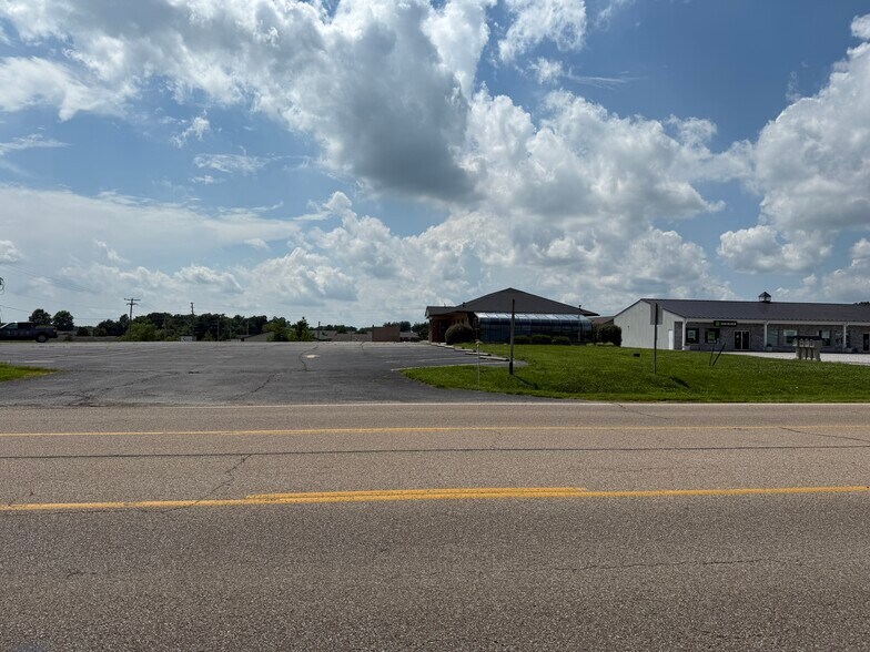 More Photos Of 1801 N Market St, Sparta Restaurant For Sale