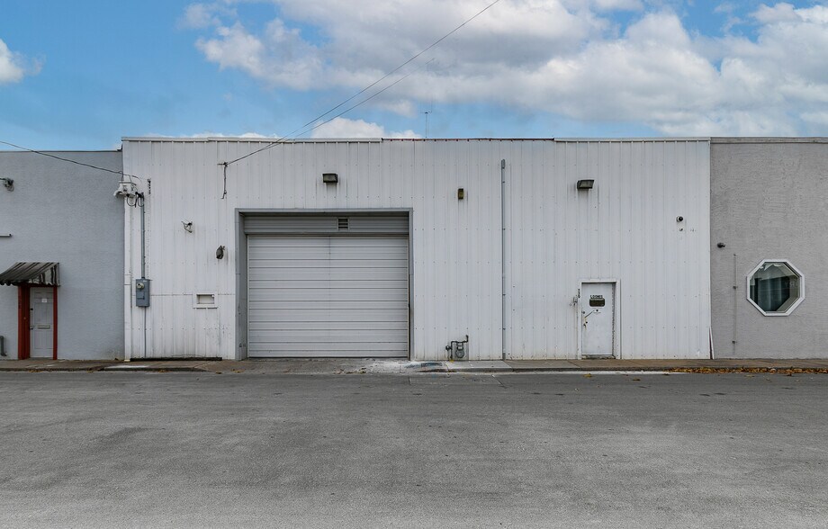 More Photos Of 530 W McDaniel St, Springfield Industrial For Lease