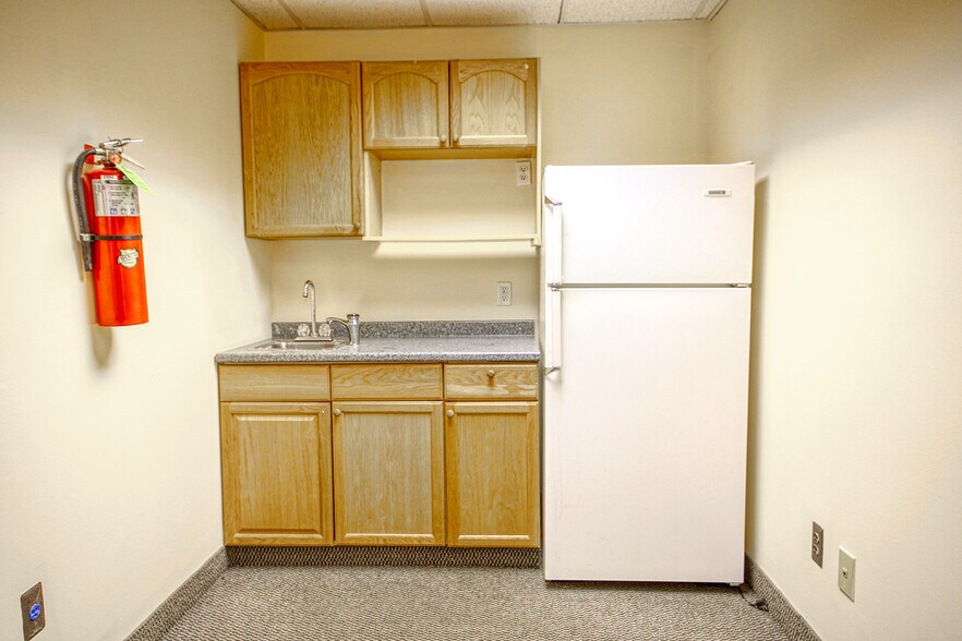 More Photos Of 509 Stillwells Corner Rd, Freehold Medical For Lease