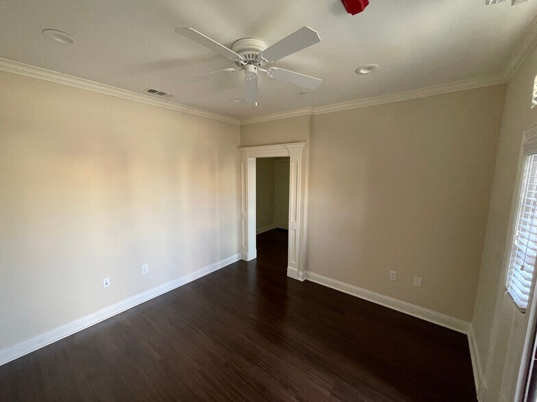 More Photos Of 8668 John Hickman Pky, Frisco Medical For Sale