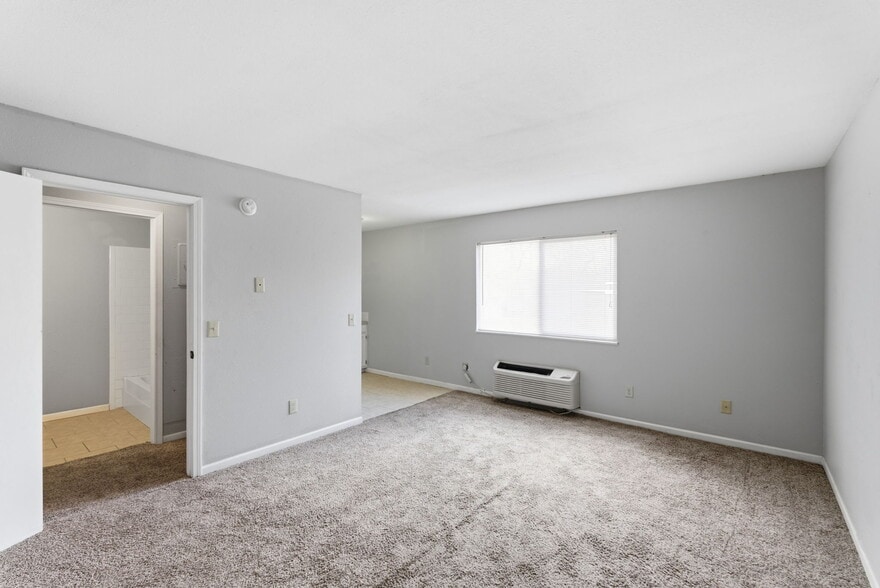 More Photos Of 925 S Main St, Wichita Apartments For Sale