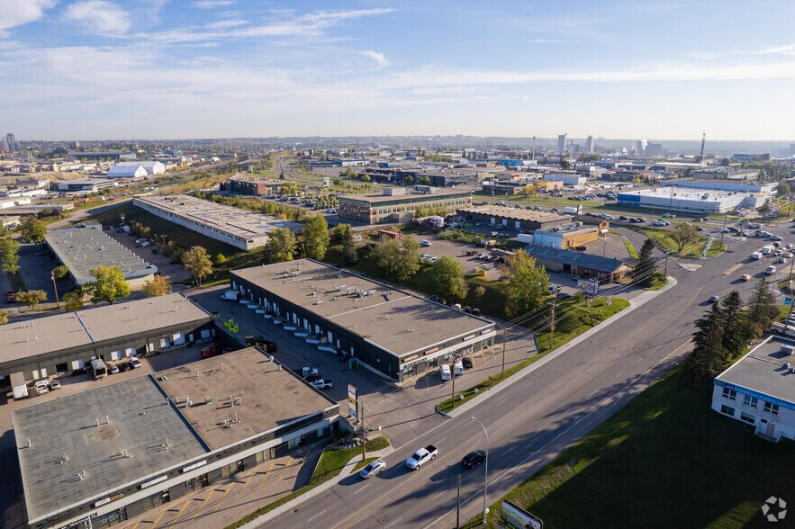 More Photos Of 518-552 42nd Ave SE, Calgary Flex For Lease