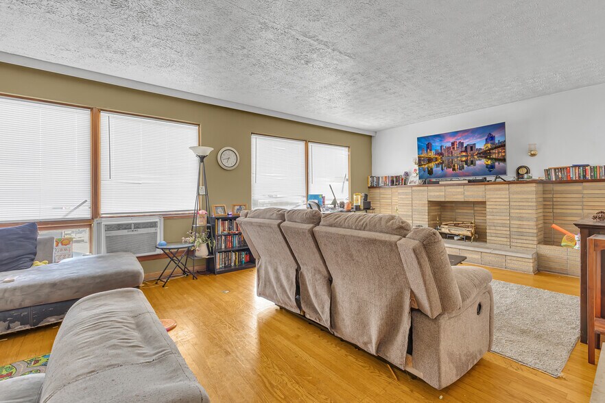 More Photos Of 701-703 Midland Ave, Midland Office Residential For Sale