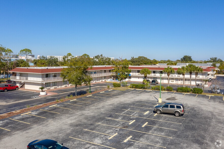 More Photos Of 7455 W Irlo Bronson Memorial Hwy, Kissimmee Hotel For Sale