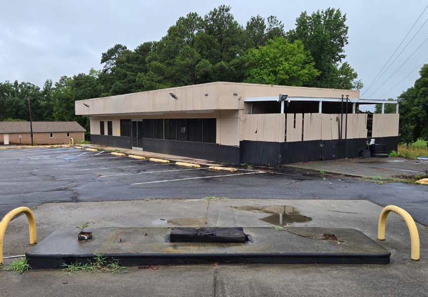 Primary Photo Of 1522 W Wall St, Wadesboro Freestanding For Sale