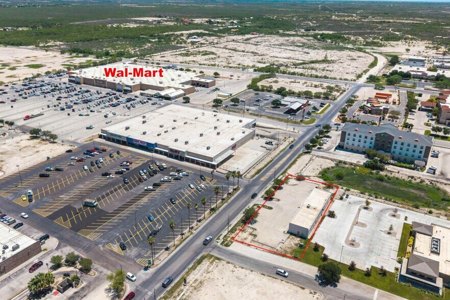 More Photos Of 159 Braddie Dr, Del Rio Light Distribution For Sale