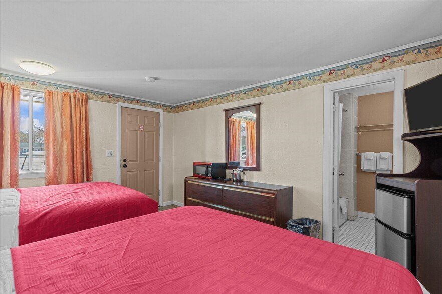 More Photos Of 82 Beach Rd, Salisbury Hospitality For Sale