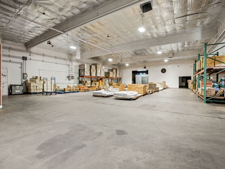 More Photos Of 4239 N 40th Ave, Phoenix Warehouse For Lease