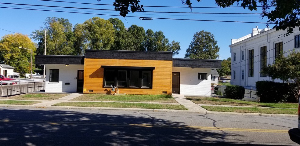 More Photos Of 318 S South St, Gastonia Office For Lease