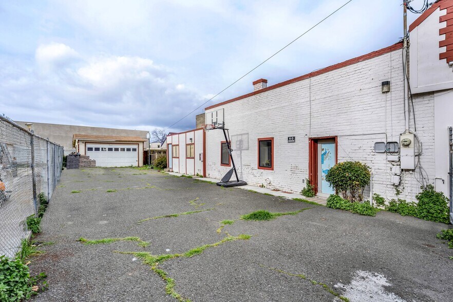 More Photos Of 524-528 1st St, Rodeo Apartments For Sale