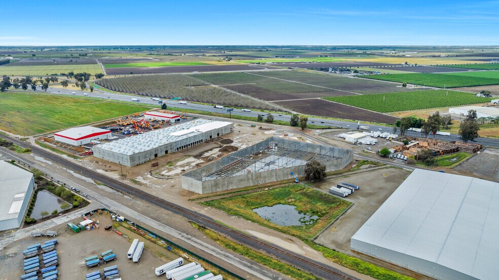 More Photos Of 30041 Bradham Dr, Visalia Distribution For Sale