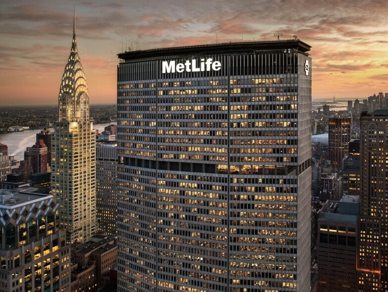 Primary Photo Of 200 Park Ave, New York Office For Lease