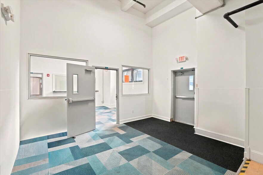 More Photos Of 5534-5546 Pulaski Ave, Philadelphia Office For Lease