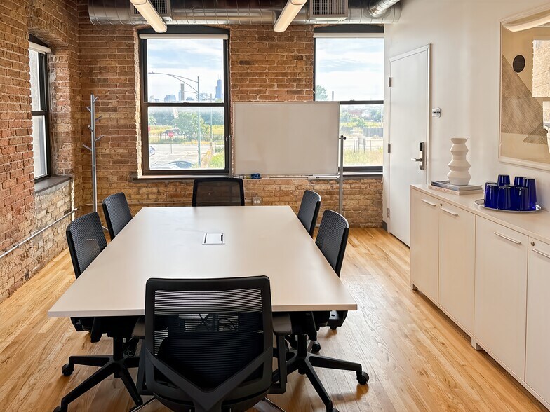 More Photos Of 1918 N Mendell St, Chicago Coworking Space