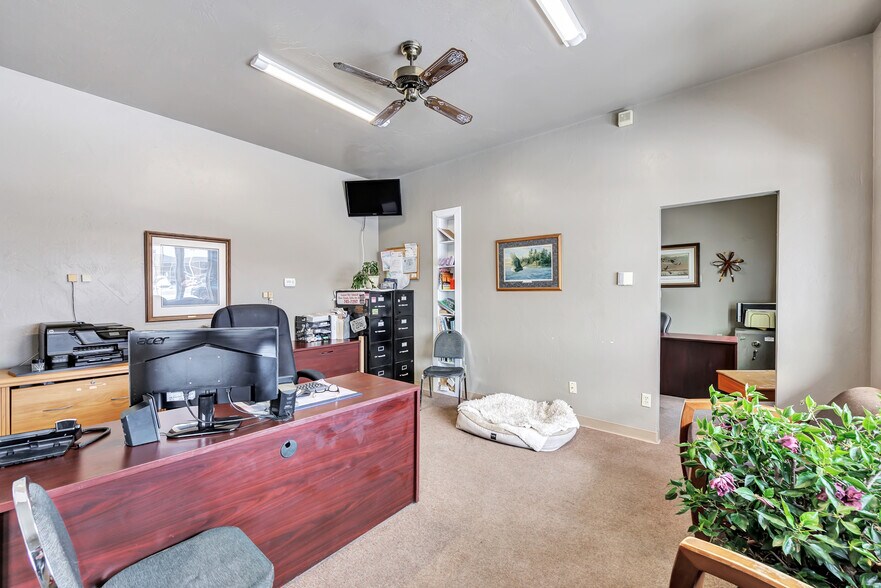 More Photos Of 513-529 Duluth Ave, Sturgeon Bay, Sturgeon Bay General Retail For Sale