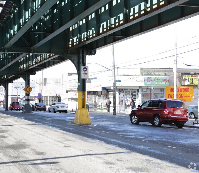 More Photos Of 4133 White Plains, Bronx Storefront Retail Office For Lease