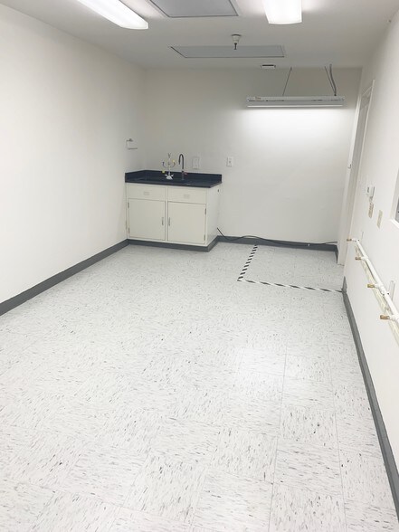 More Photos Of 2460 Embarcadero Rd, Palo Alto Office For Lease